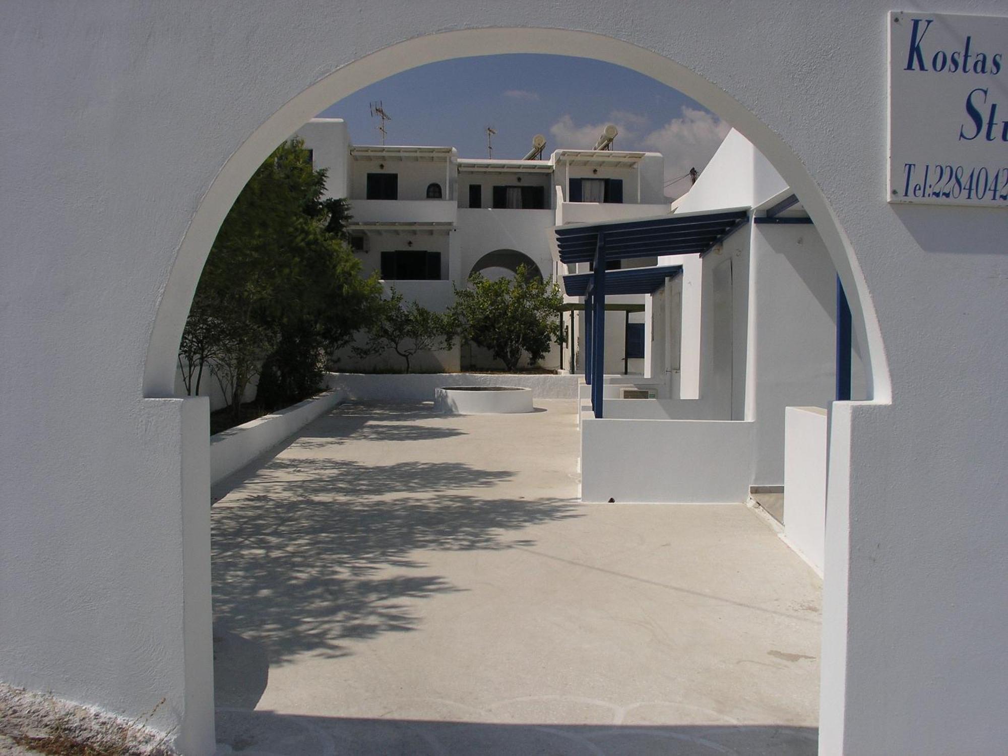 Caeli Paros By Kostas & Joanna Logaras