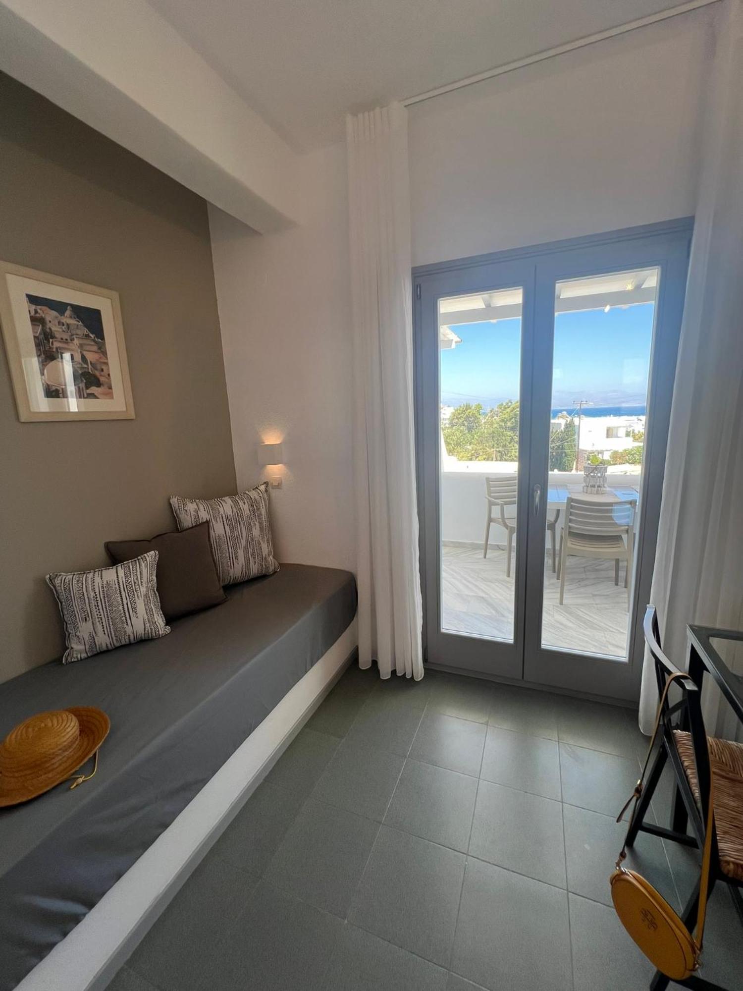 Caeli Paros By Kostas & Joanna